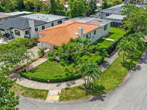3rd image of 3640 SW 11th St