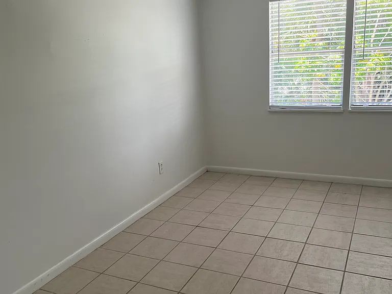 333 SE Martin Ave #3 — Photo 10