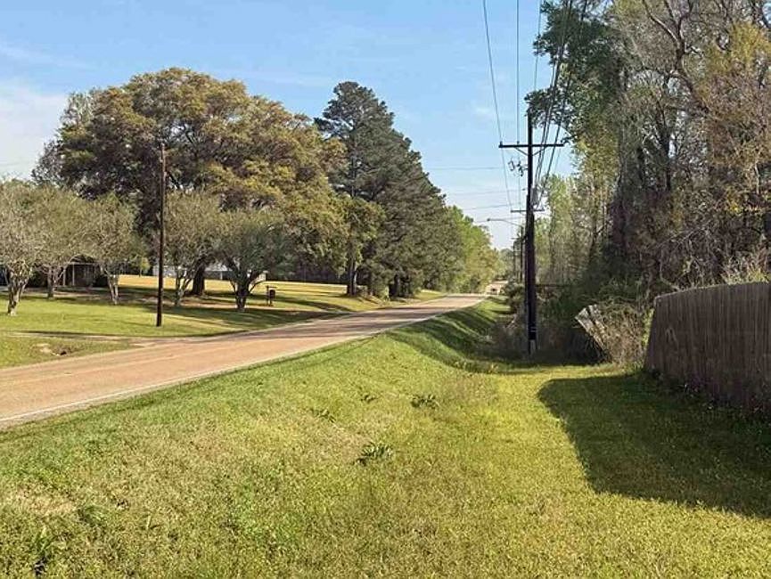 Exterior Neighborhood (street photo)