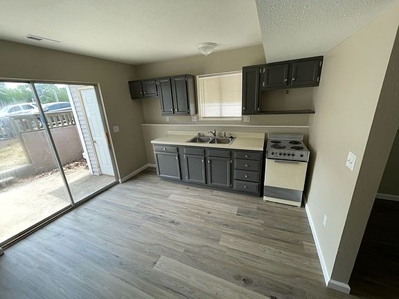 3rd image of 4217 Sunset Dr APT 1