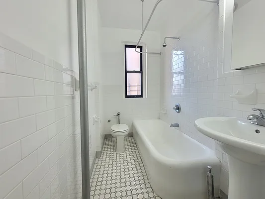Rented by Bruma Realty LLC | media 5