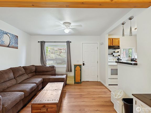 4th image of 1711 N Lafayette Avenue