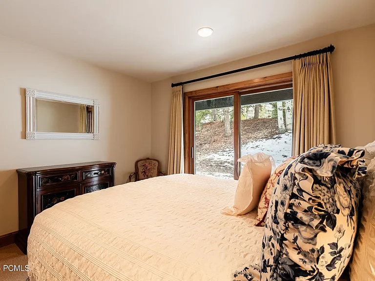 1525 Lakeside Cir — Photo 54