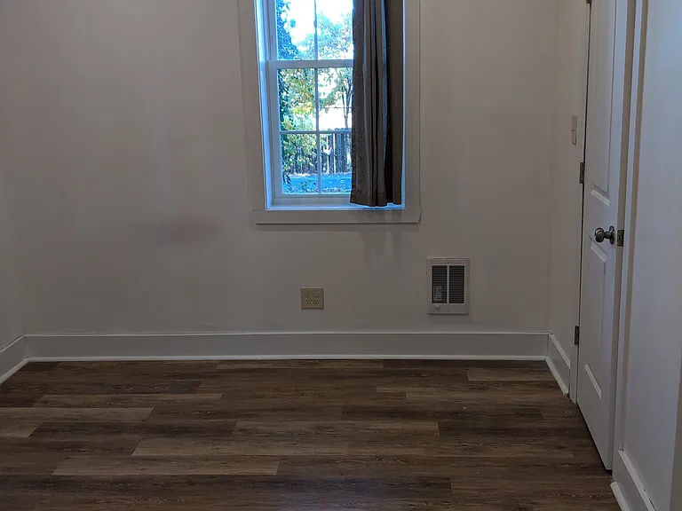 331 W Whitehall Rd — Photo 3
