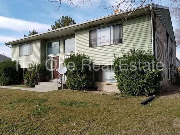 3rd image of 242 E Crestone Ave