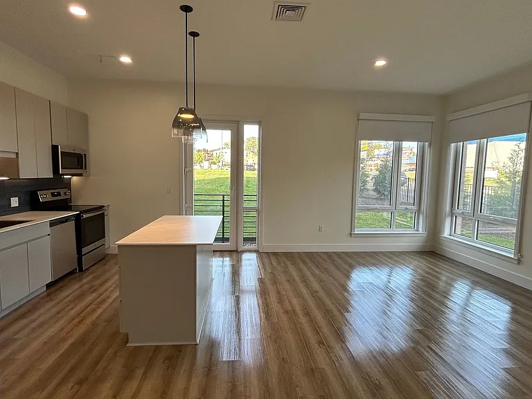 One Park Apartments — Photo 110