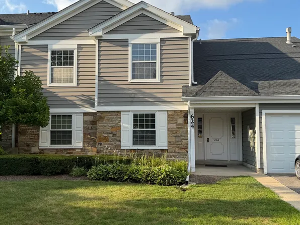 624 Berkley Ct Unit V2, Schaumburg, IL 60194