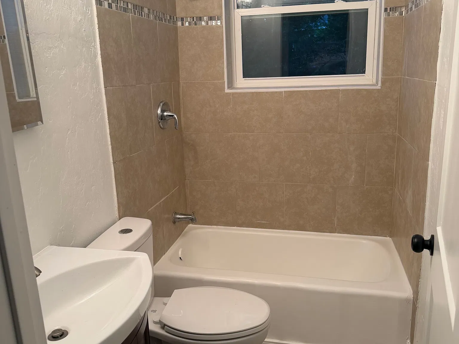3 bed, 864 sqft, $1,500 — Photo 3