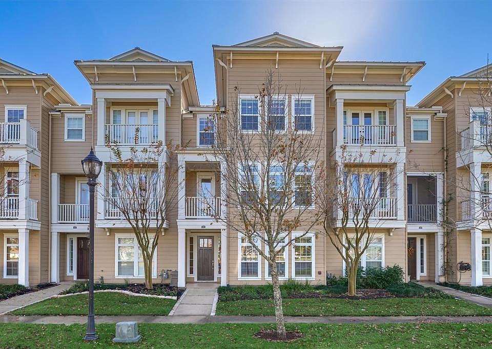 1st image of 218 Breezy Way