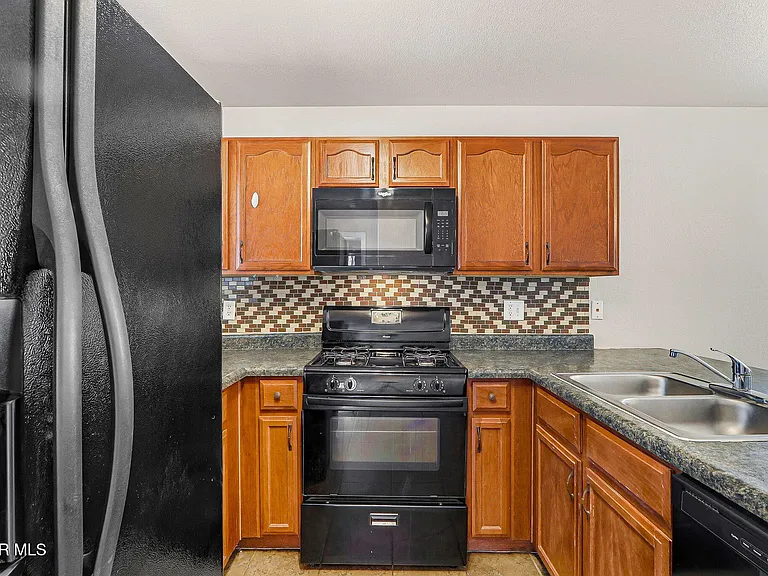 2300 Glitter Point — Photo 22