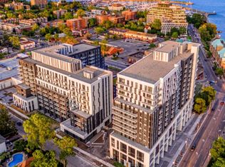 133 Bronte Rd #712, Oakville, ON L6L 3C1