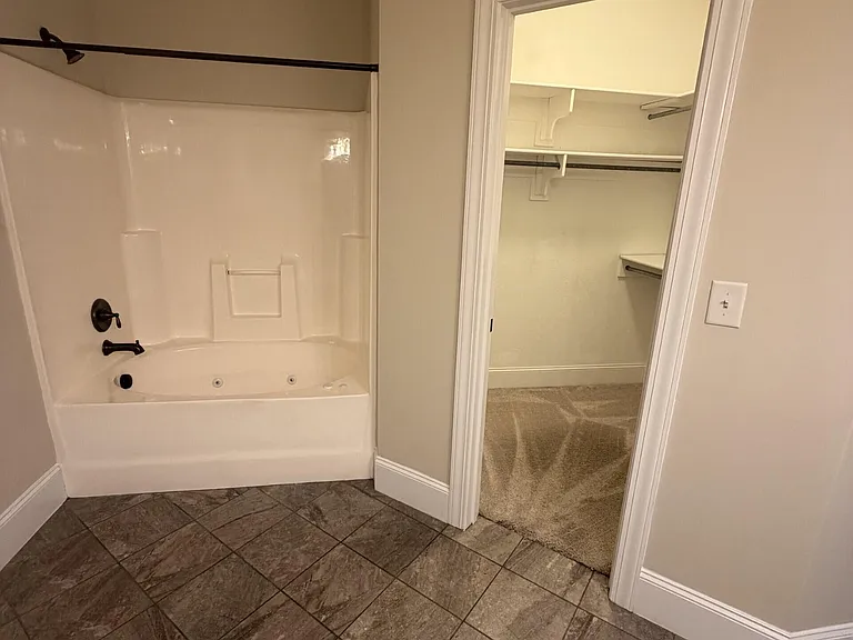 3504 Ellsworth Dr #B — Photo 13