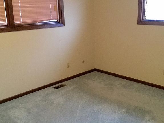 4th image of 10111 N 143rd St