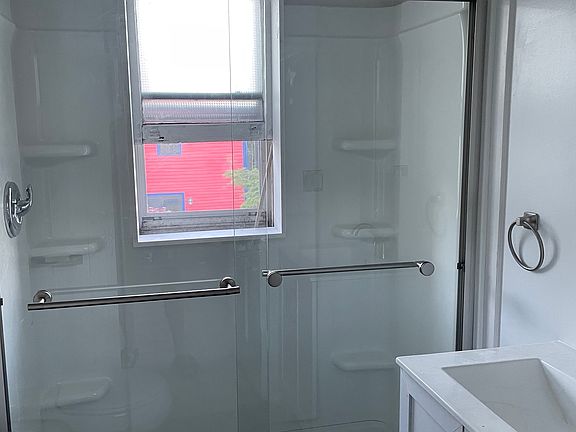 2nd image of 145 College St #B