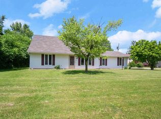 13729 3rd St, Grabill, IN 46741