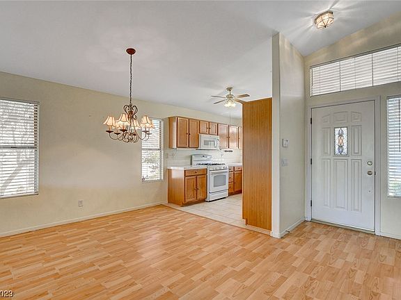 4th image of 9824 Lenox Crest Pl