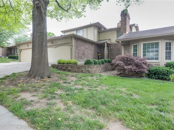 10902 W 96th Ter, Overland Park, KS 66214