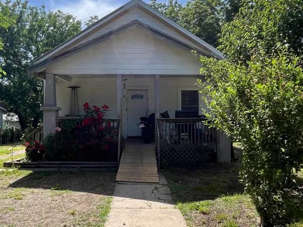 11 S Washington St, Emporia, KS 66801