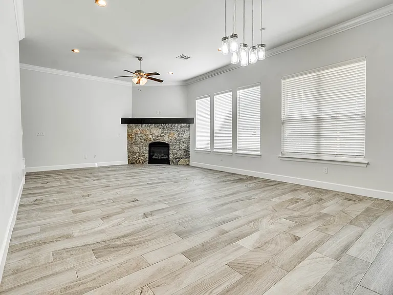 5616 Saint James Pl — Photo 9