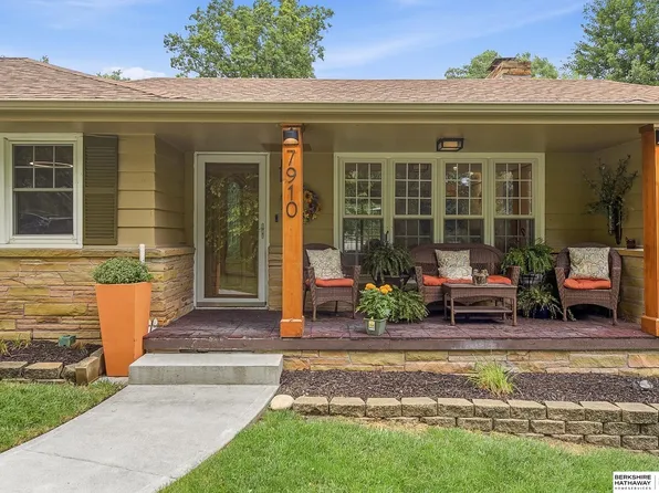 7910 Dewey Ave, Omaha, NE 68114