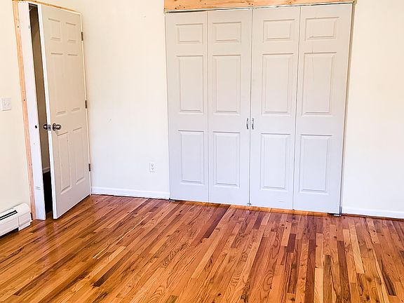 4th image of 908 16th St #1