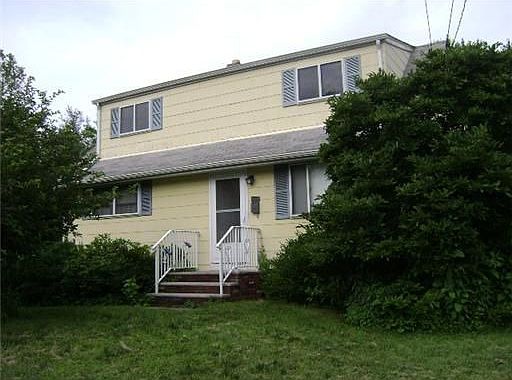 2nd image of 14 Denise Ct