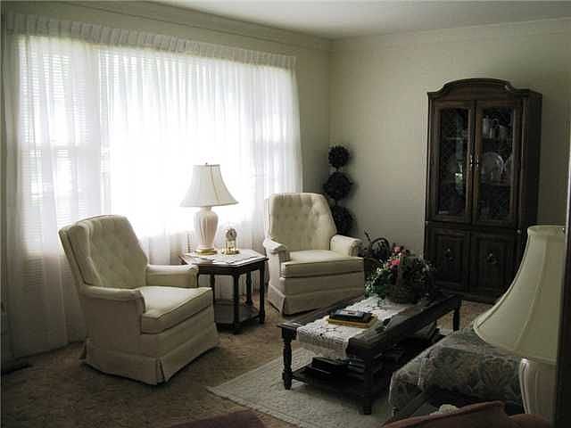 2nd image of 227 Meadowwood Dr