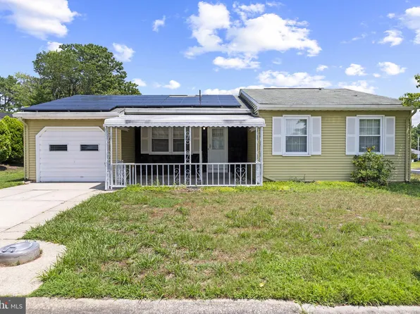 18 Keene St, Manchester Township, NJ 08759