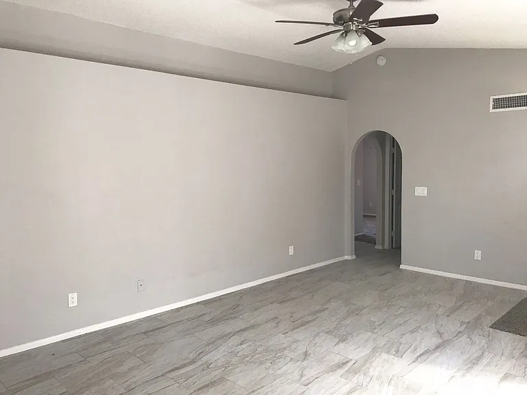 8520 W Palm Ln #1042 — Photo 7