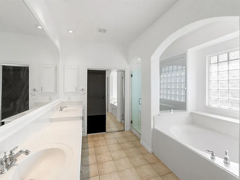 1922 Lake Grayson Dr — Photo 17
