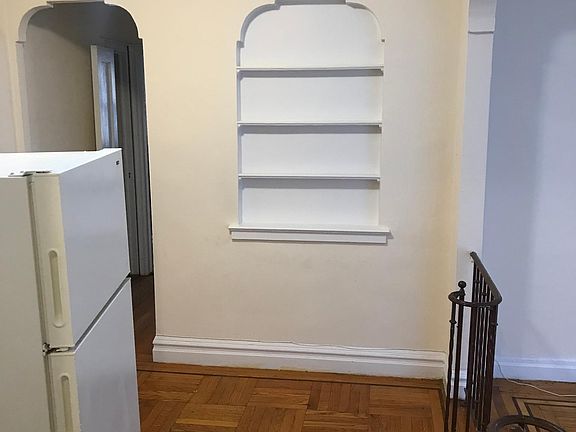 4th image of 3077 Hull Ave Basement 4B