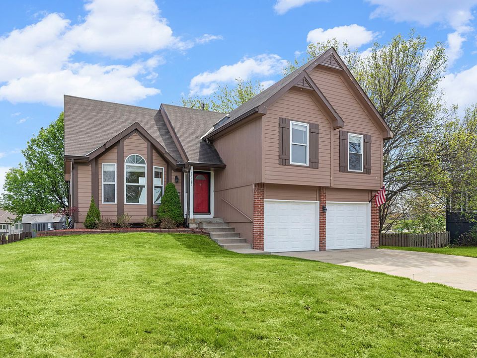 1st image of 10015 N Highland Pl