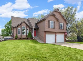 10015 N Highland Pl, Kansas City, MO 64155