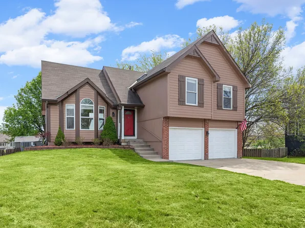 10015 N Highland Pl, Kansas City, MO 64155