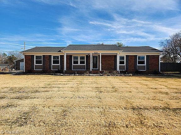 2nd image of 5030 Brook Cir