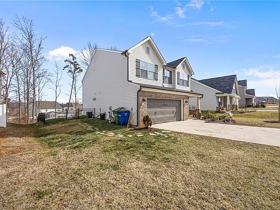 2nd image of 2586 Lacy Holt Rd