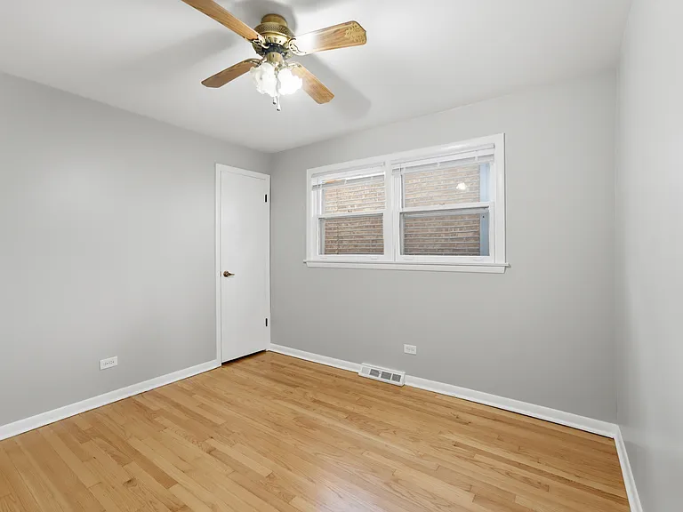 5906 Capulina Ave — Photo 10