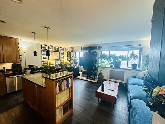 4th image of 607 W Wrightwood Ave APT 701