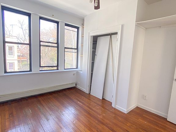 3rd image of 326 22nd St APT 2F