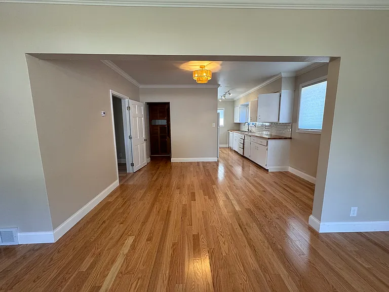 313 Chestnut St — Photo 10
