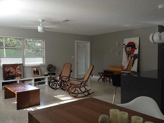 4th image of 6490 Sunset Dr