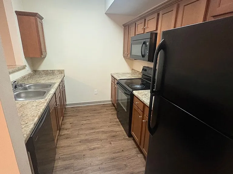 110 Audley Ct — Photo 32