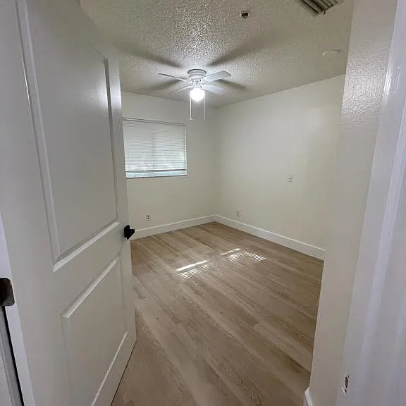1552 S Myrtle Ave — Photo 8