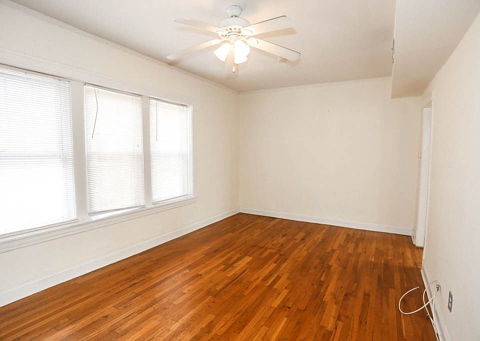 1st image of 3521 1/2 N Broadway St #3E