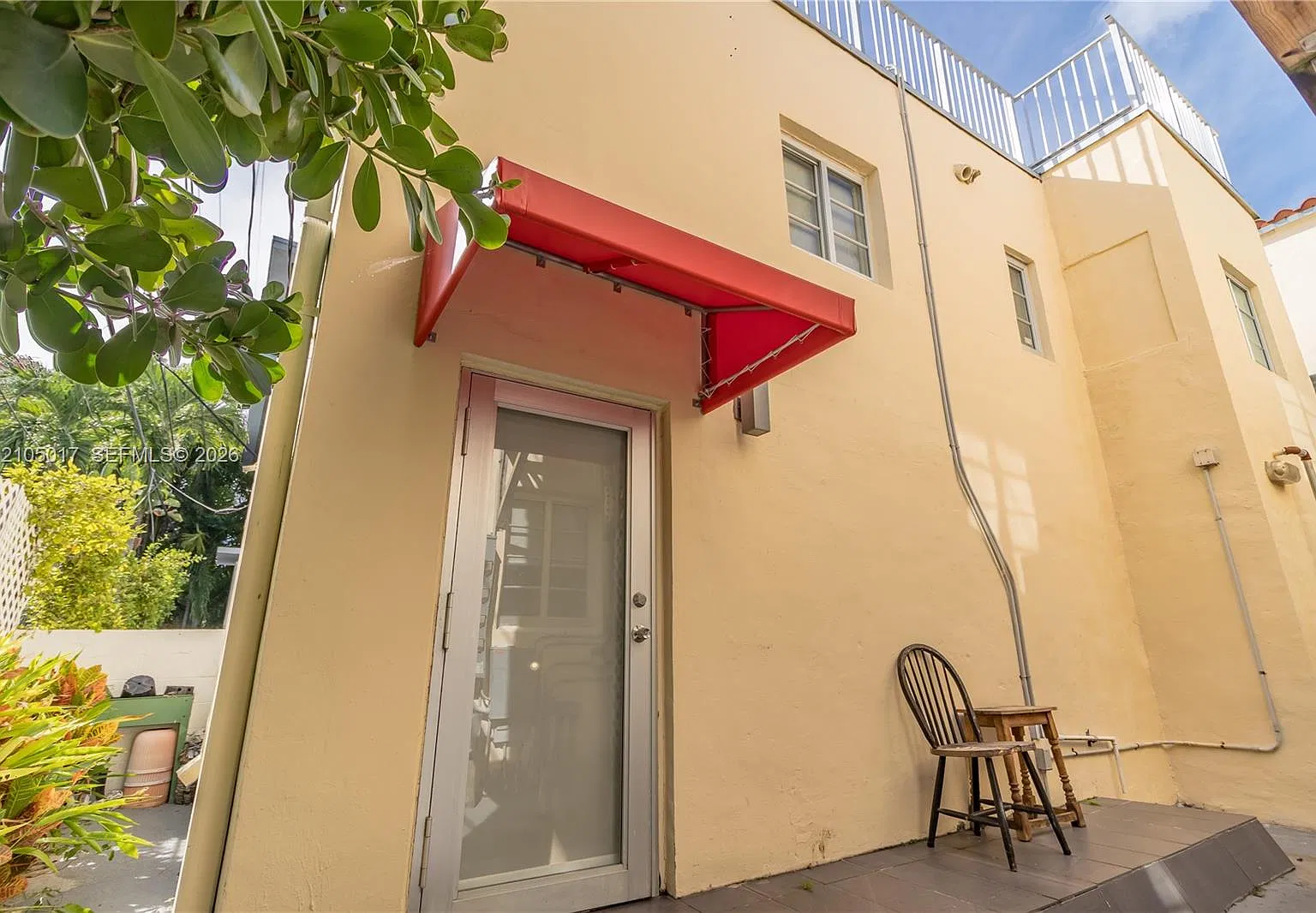 Eva Condo — Photo 2