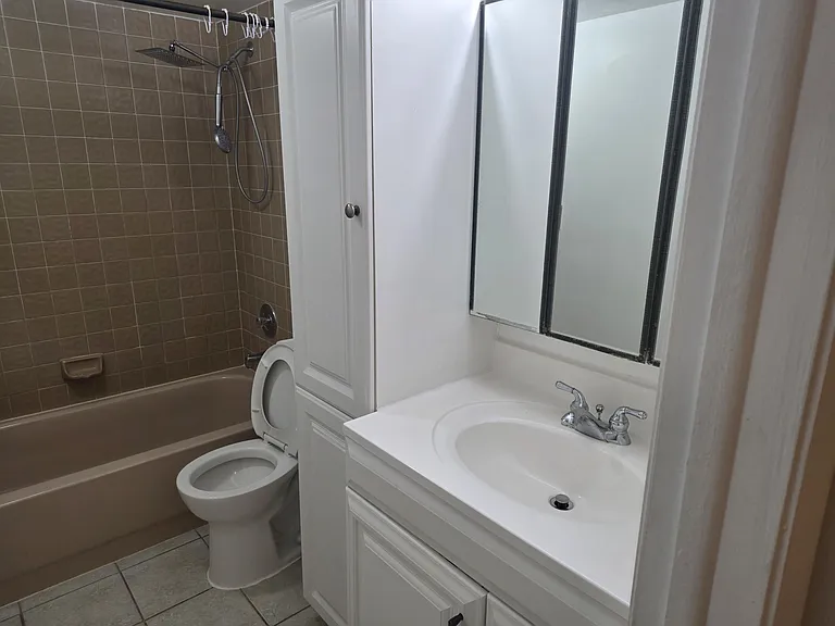 170 SE 7th St #301 — Photo 31