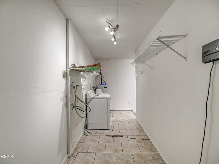815 E Calle Del Norte — Photo 30