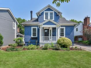 430 Turner Ave, Glen Ellyn, IL 60137