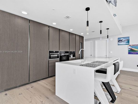 4th image of 6800 Indian Creek Dr #9A