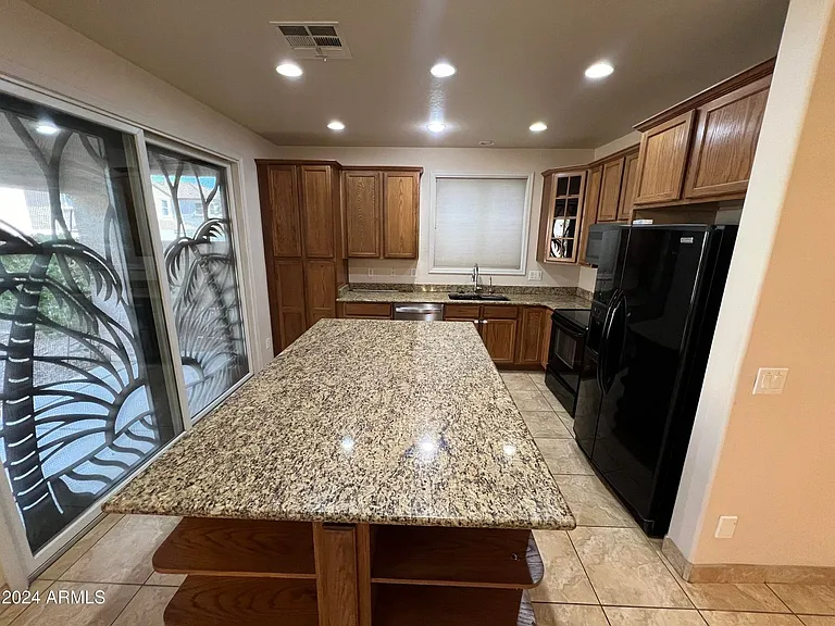 2226 E Bowker St — Photo 9